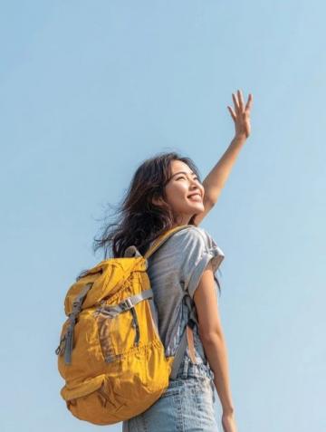 旅游可以让我们感受到生活的乐趣和兴奋，丰富我们的体验。