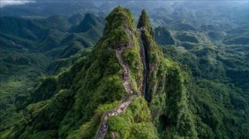 贵州兴义万峰林:中国5A级锥状喀斯特地貌奇观景区