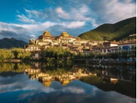 云南必游五大线路：昆明滇池、大理洱海、丽江雪山、西双版纳热带雨林、腾冲火山温泉