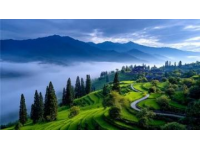 阿尔山风景区:十余个分散的景点组成，一天是逛不完的,两天为宜。