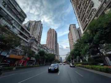 潍坊小天路又称齐鲁318，是国庆节潍坊本地人避开人从众的自驾旅游线路，安丘段、临