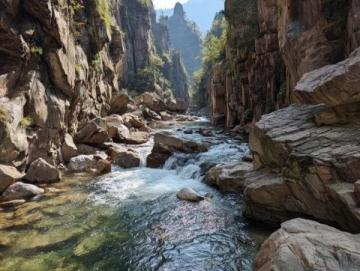 贵州5天4晚旅行攻略：探索黄果树瀑布与苗寨风情（预算2350-2600元）